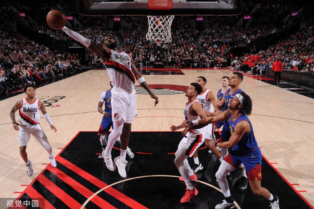 许多老年人 许多老年人